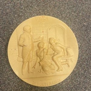 Collectible plate 1981 La sala de opera and Alabaster Carmen